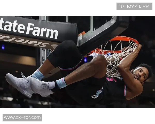 公牛球场意外现冷凝水今日比赛开球时间被迫推迟 公牛球场意外现冷凝水今日比赛开球时间被迫推迟