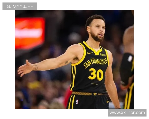 迪文赞库里赛季首日体型完美水花自律令人惊叹 迪文赞库里赛季首日体型完美水花自律令人惊叹