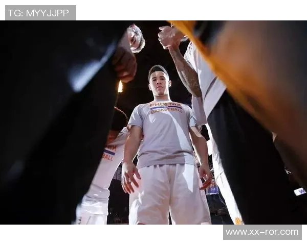 布克强调球队拼搏精神防守能力提升助力胜利